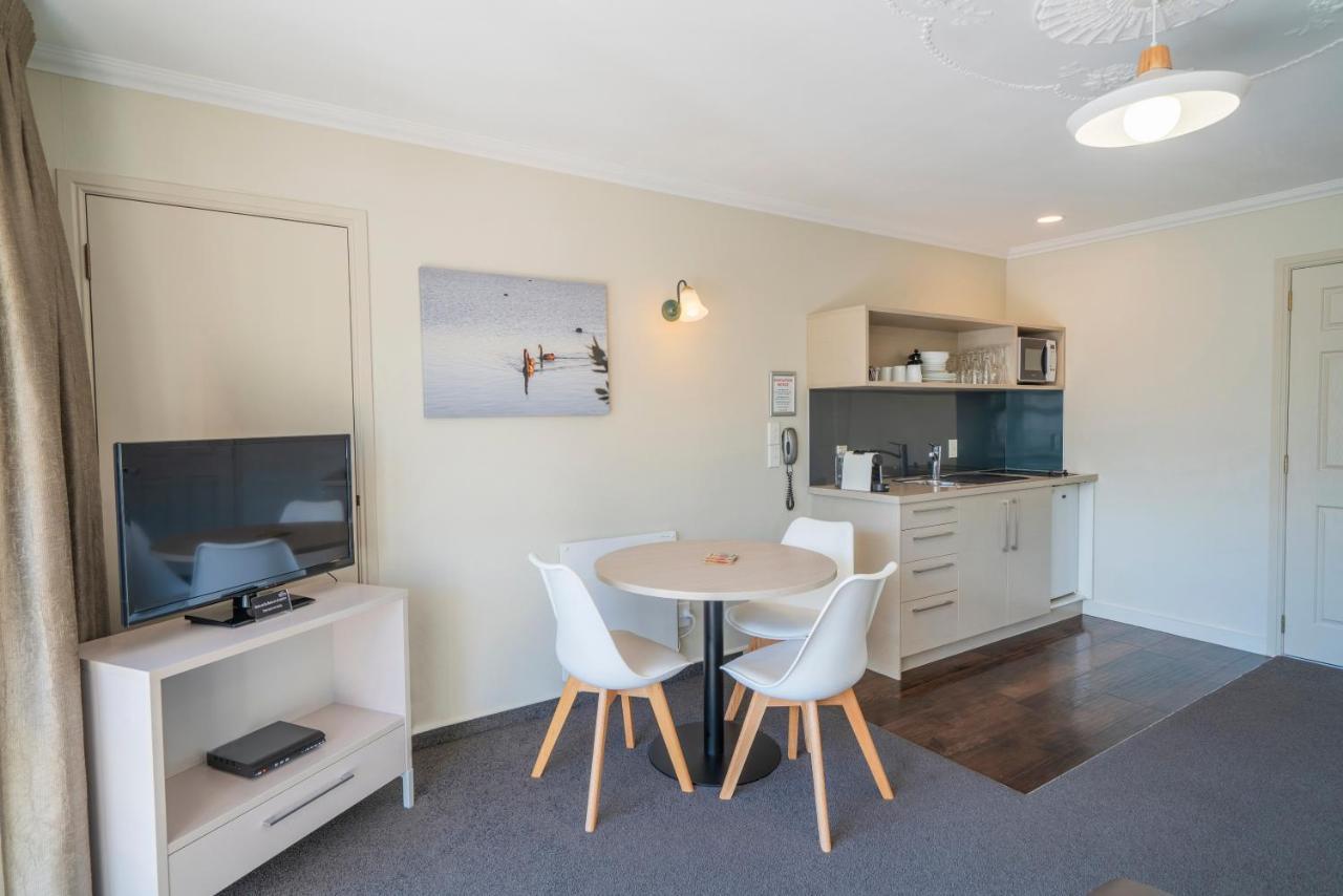 Silver Fern Rotorua Suites & Spa Dış mekan fotoğraf A typical one-bedroom apartment at the hotel
