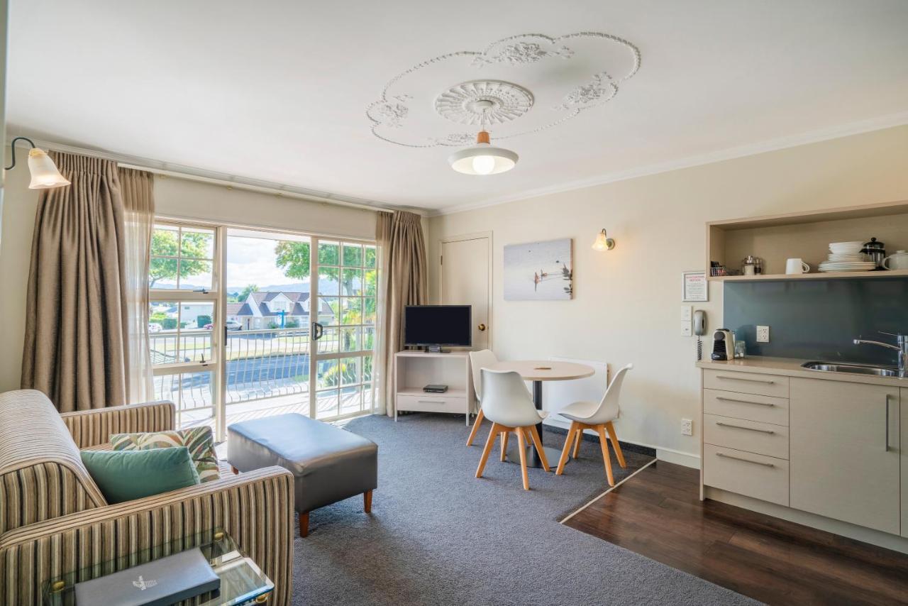 Silver Fern Rotorua Suites & Spa Dış mekan fotoğraf A typical apartment at the hotel