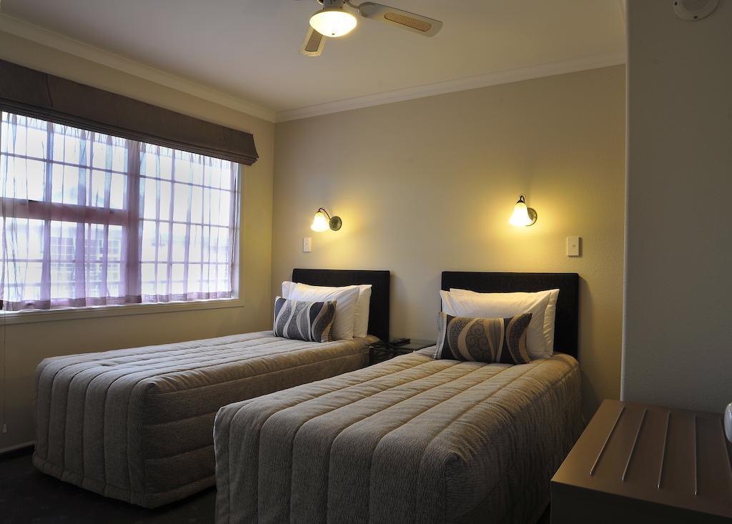 Silver Fern Rotorua Suites & Spa Dış mekan fotoğraf A typical motel room