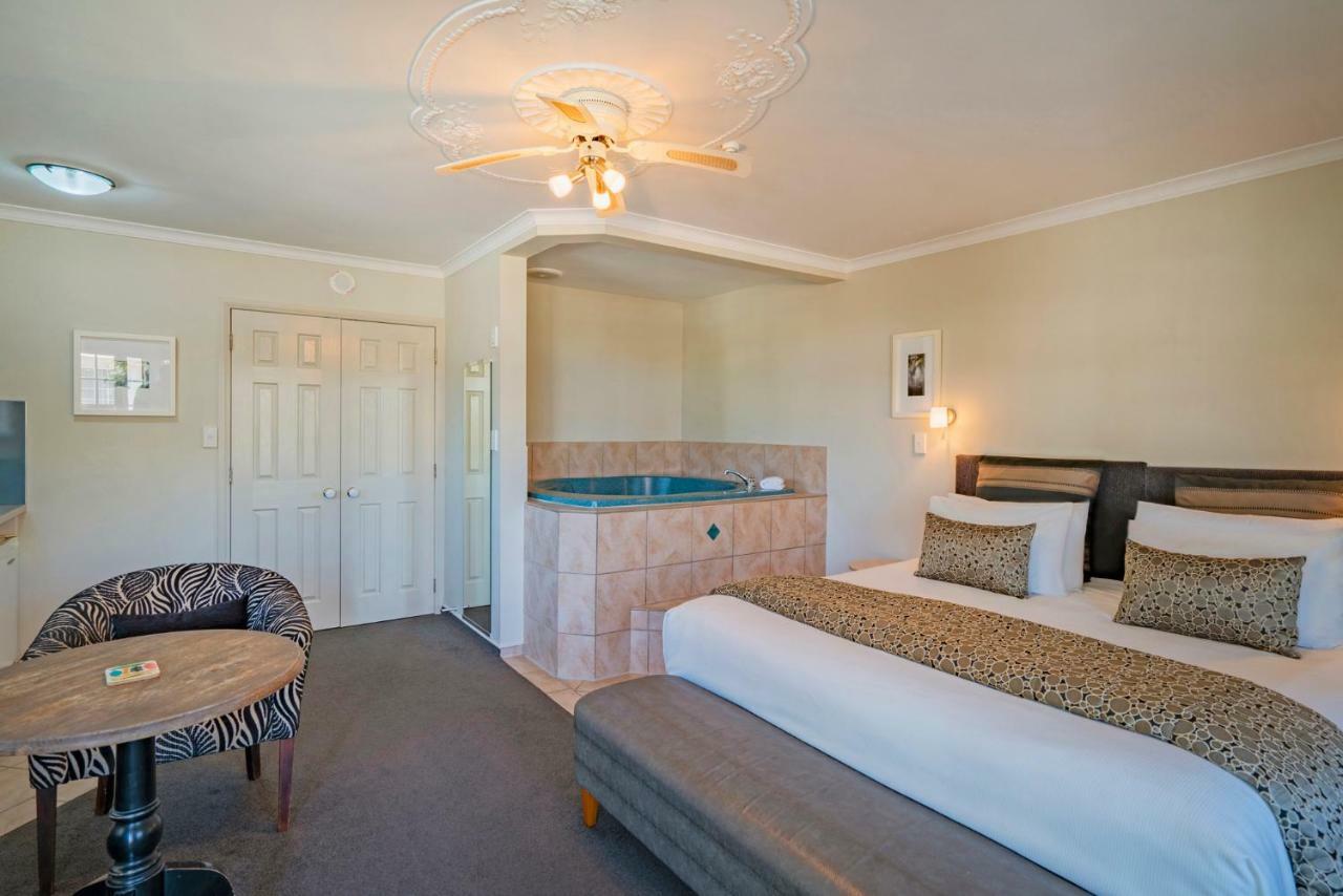 Silver Fern Rotorua Suites & Spa Dış mekan fotoğraf A room at the hotel
