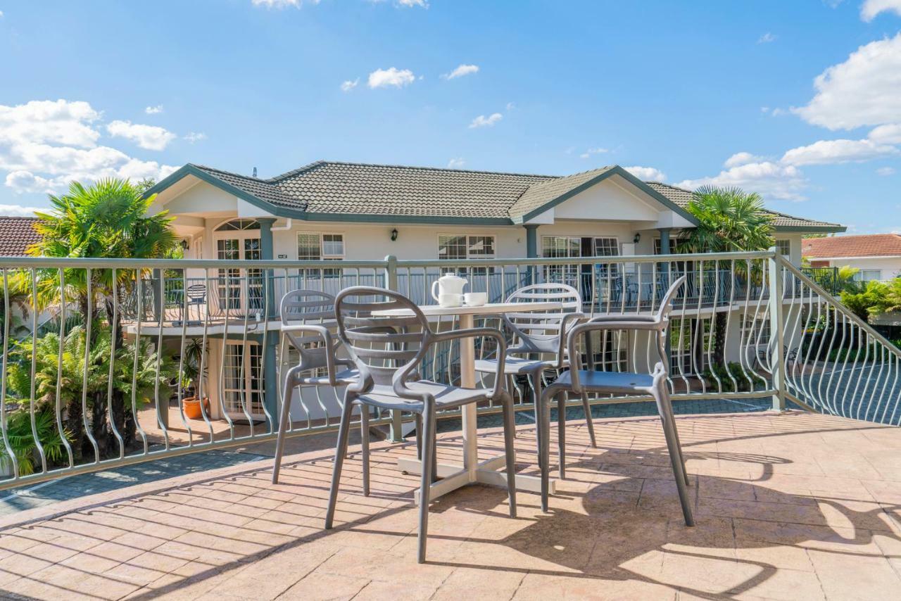 Silver Fern Rotorua Suites & Spa Dış mekan fotoğraf The Terrace