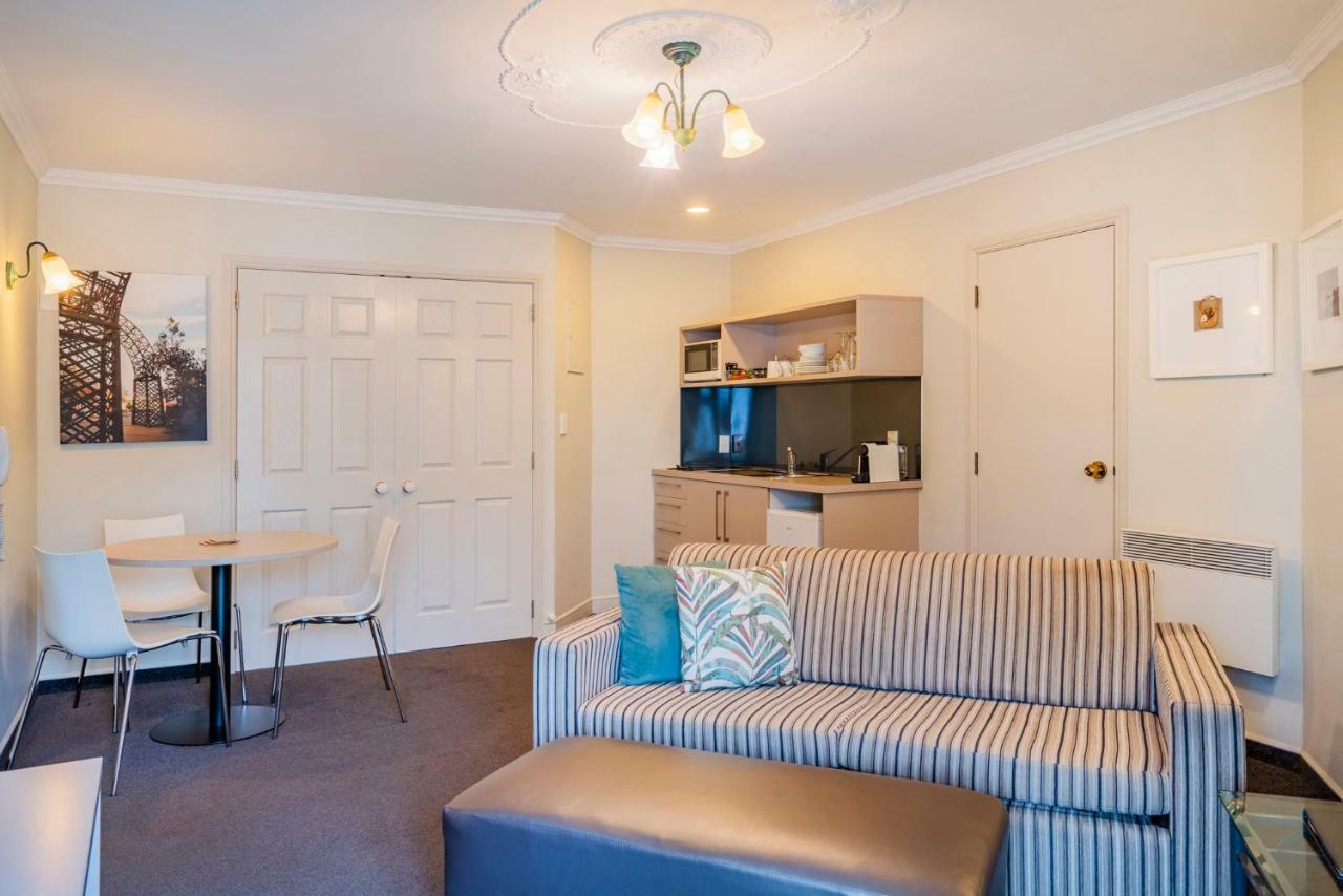 Silver Fern Rotorua Suites & Spa Dış mekan fotoğraf A typical studio apartment