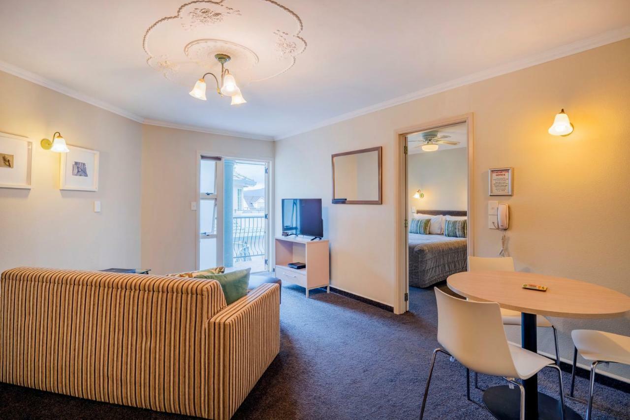 Silver Fern Rotorua Suites & Spa Dış mekan fotoğraf A typical one-bedroom apartment