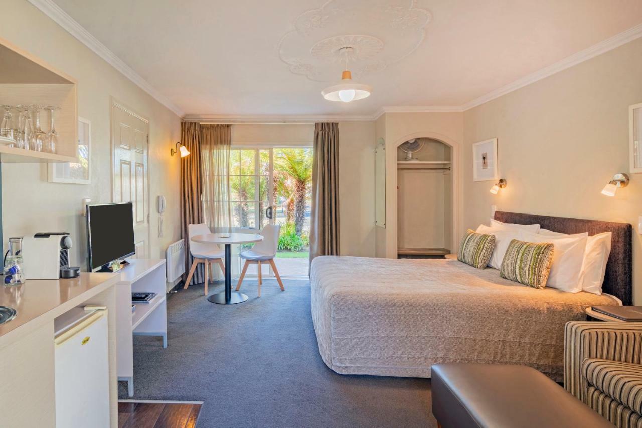 Silver Fern Rotorua Suites & Spa Dış mekan fotoğraf A typical room at the hotel