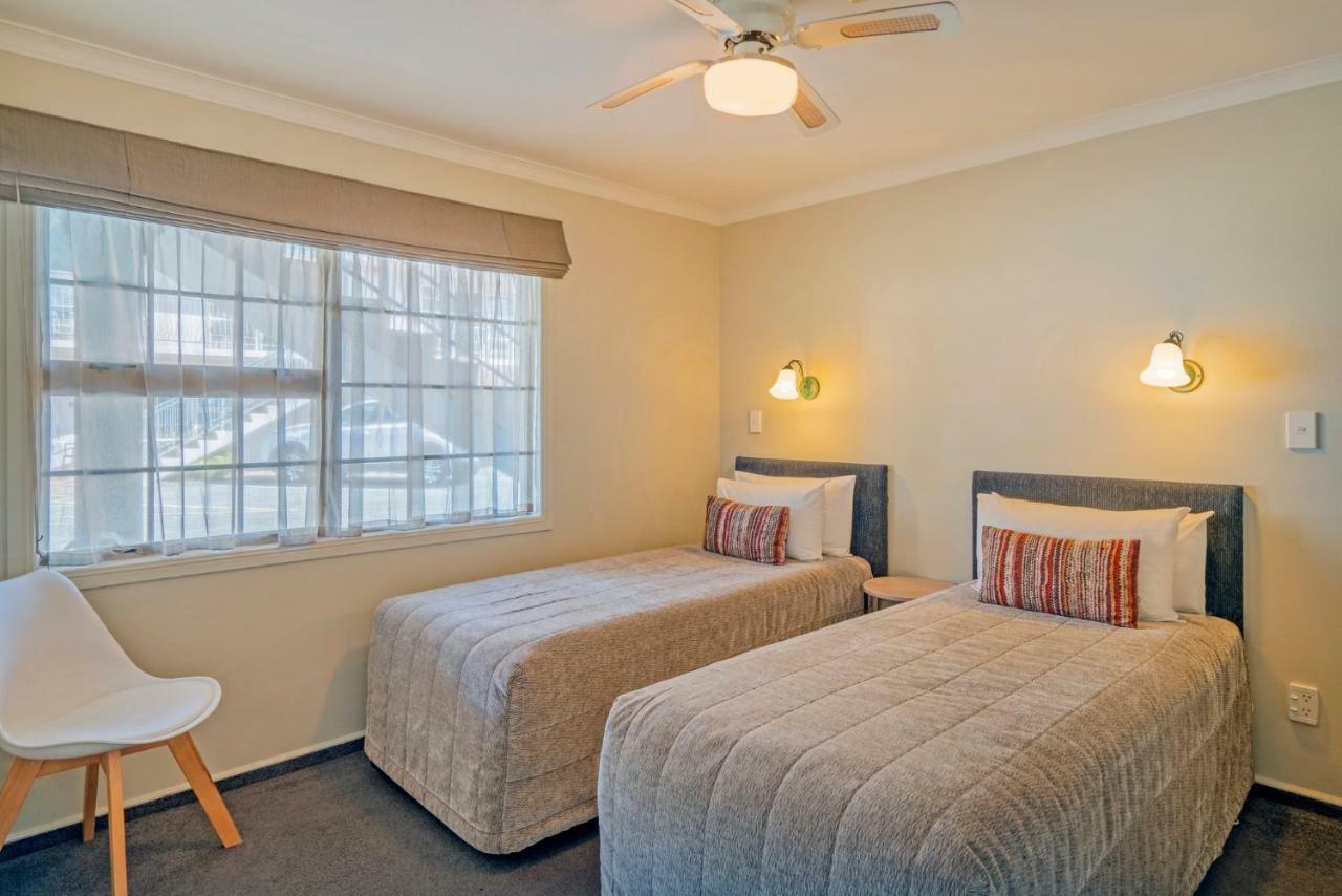 Silver Fern Rotorua Suites & Spa Dış mekan fotoğraf A typical bedroom at the motel