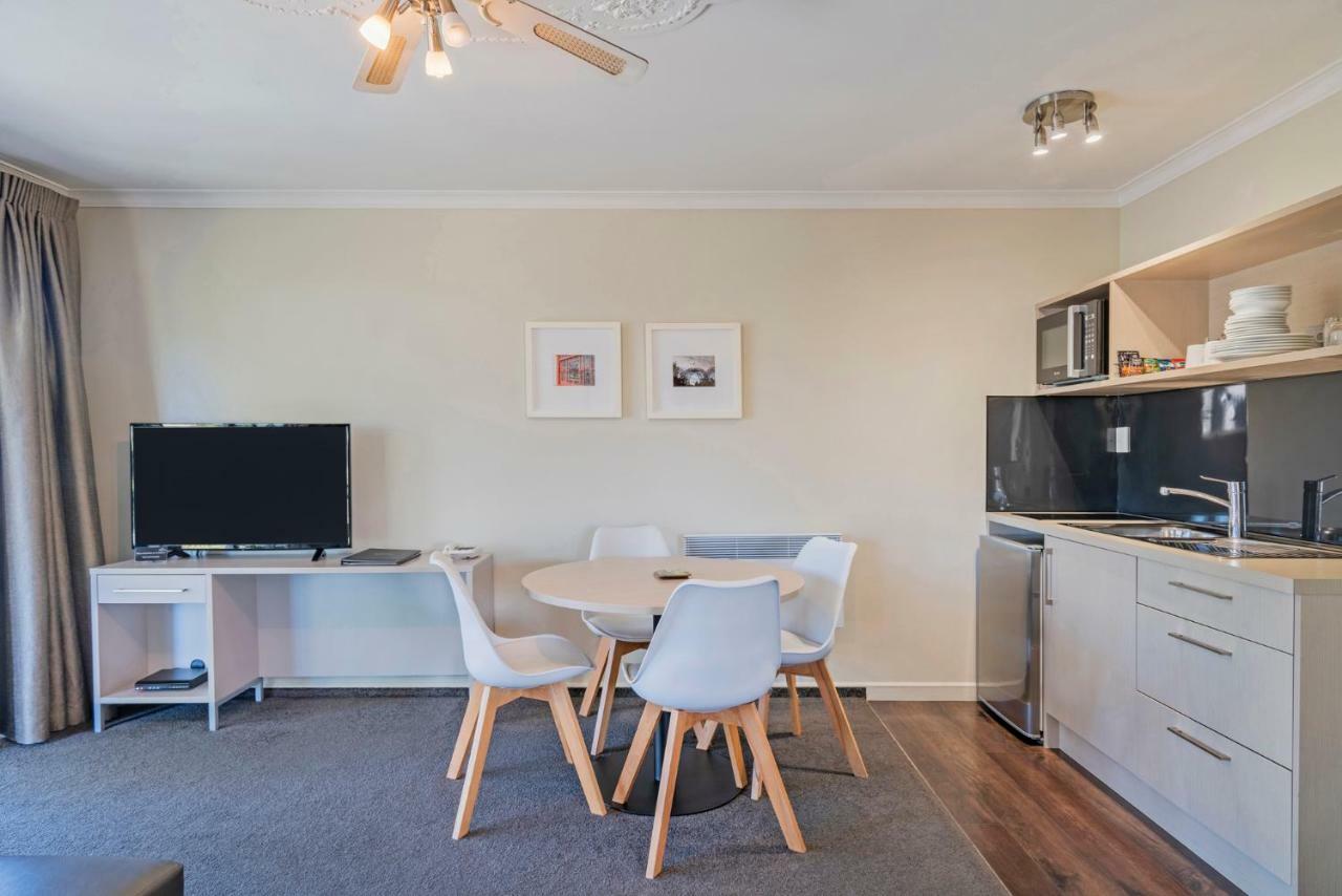 Silver Fern Rotorua Suites & Spa Dış mekan fotoğraf A typical apartment at the hotel