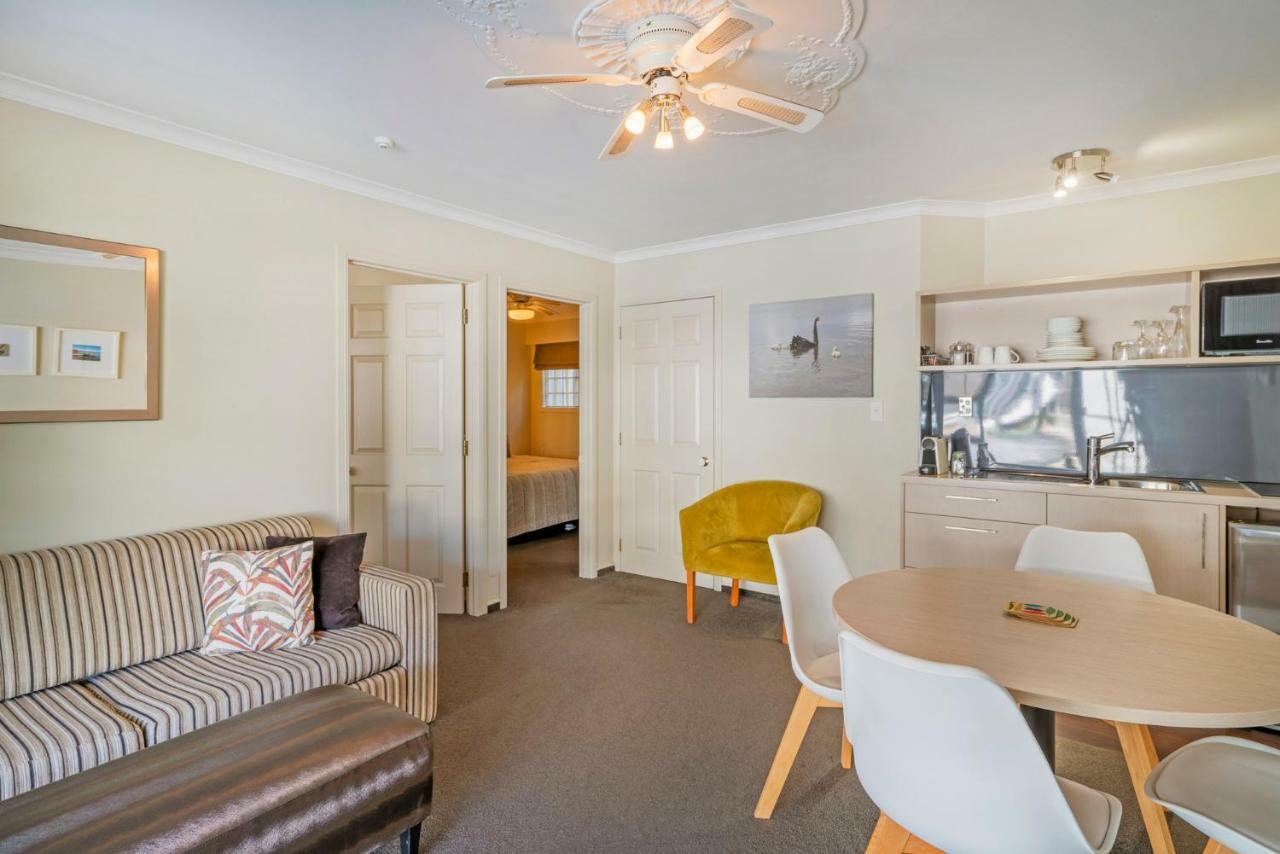 Silver Fern Rotorua Suites & Spa Dış mekan fotoğraf A typical apartment at the hotel