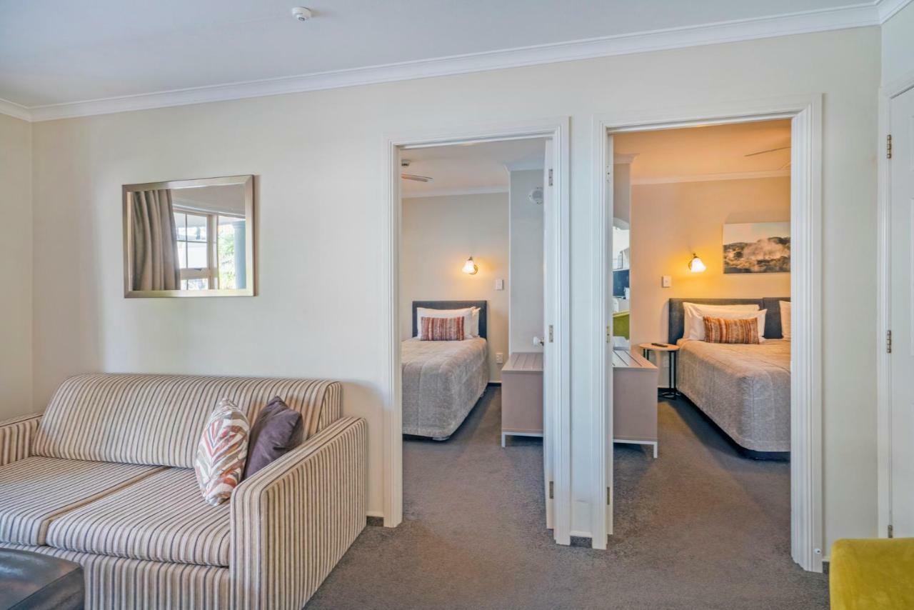 Silver Fern Rotorua Suites & Spa Dış mekan fotoğraf A typical two bedroom apartment