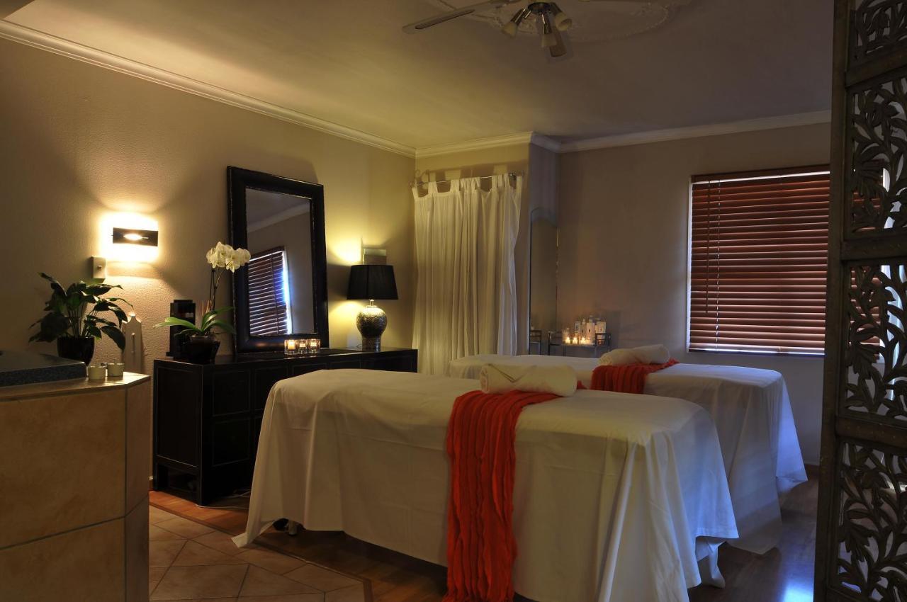 Silver Fern Rotorua Suites & Spa Dış mekan fotoğraf A massage room at a spa